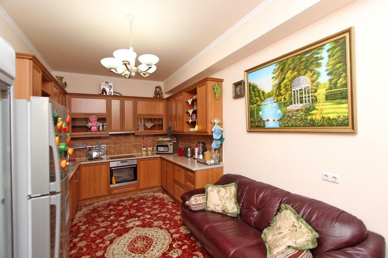 Apartments Emili Erywań Zewnętrze zdjęcie