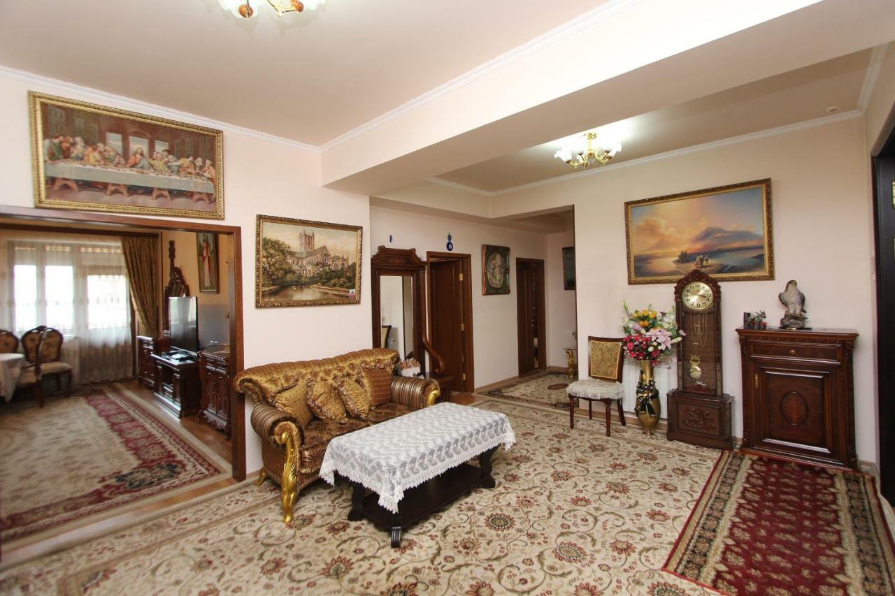Apartments Emili Erywań Zewnętrze zdjęcie